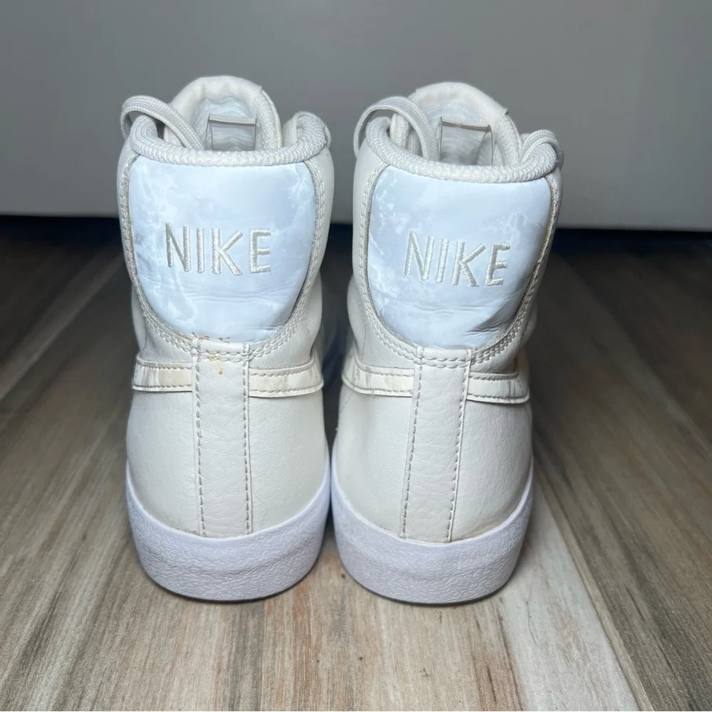 Nike Blazers Mid ‘77 Sneakers White With Iridescent Swoosh Youth Size 4Y
